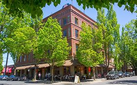 Mcmenamins Hotel Mcminnville Oregon